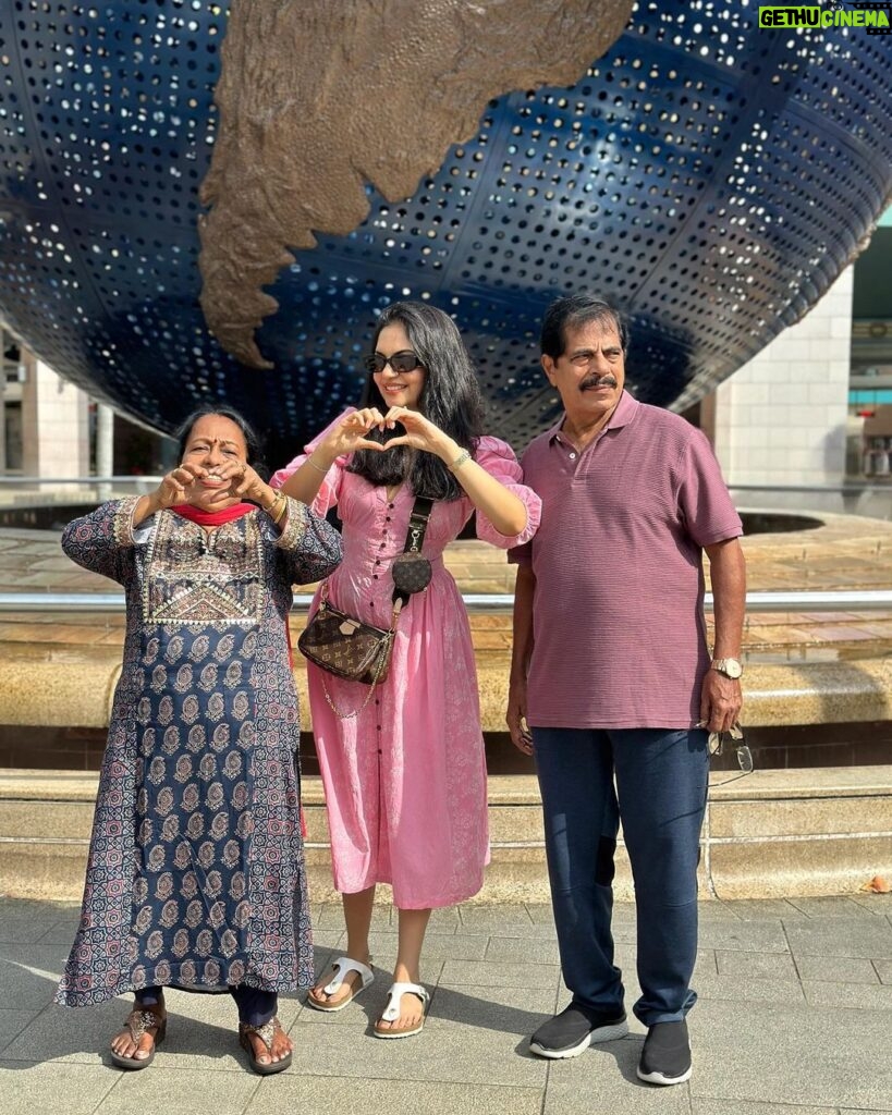Ahana Kumar Instagram - A wholesome and satisfying memory I will never forget 💕 Taking my Grand-Parents to Singapore and making them experience so many things that we have loved doing! Ofcourse it’s not easy .. when it’s difficult for them to walk and having to manage the cribbing that comes along .. but a few years later when you look back , what you’d remember would never be the cribbing or the difficulties .. it would only be the precious memories that would never leave your heart! And these memories will always and forever be the greatest achievements of my life ✨ Documentation of this trip is up on the channel. Watch it if you’d like to. Link in Bio 🌸