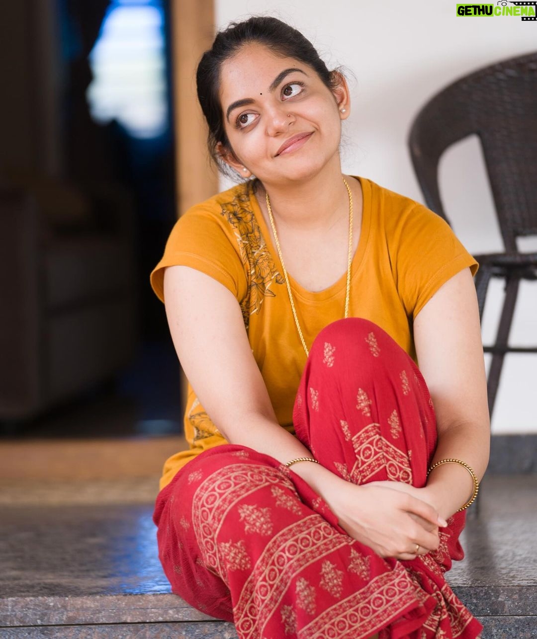 Ahana Kumar Instagram - Ever since ADI released on @zee5 few weeks ago , there’s been so so so many lovely messages coming my way. Even random Malayalis I met while I had visited London was telling me that they just watched the film the other day. It just made me so so so happy. When people watch and enjoy a work you’ve done with so much love and when you get to hear that from them , it’s just the most wholesome feeling and everyday I’m praying and hoping that I get to experience this wholesome feeling a million times over and over again! For everyone who told me you loved Geethika and the way I portrayed her , thankyou! I’ll remember your words on a dull day , so that it makes me smile! I loved playing Geethika. I loved putting on a little weight to look like her and trying little things that could make her different from how I looked and behaved on usual days. And when I look at these images of Geethika from different days , I do feel a certain sense of satisfaction because it’s definitely not the girl I see in the mirror everyday at home 🤭 Here’s hoping that I get to play more meaningful characters and tell beautiful stories that can give you memorable cinematic experiences! PS - A lot of people often ask me if I’m not so interested in acting and if that’s the reason why I have done only very few films. 🥲 All I can say is that , Acting is perhaps the thing I am most interested in and if I’m taking it slow , it’s only because I’d rather do no film than do something I can’t put all of my my heart into. And while I’m typing this , I hope a film-maker soon sees a beautiful character in me! Okay that’s enough manifestation for the day. Long story short , ADI now streaming on @zee5 , in case you haven’t watched it already! ✨