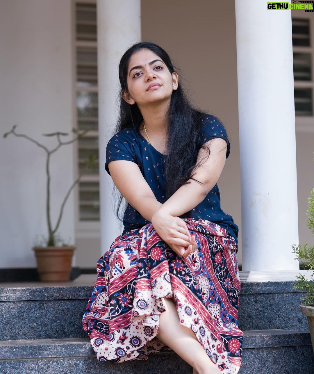 Ahana Kumar Instagram - Ever since ADI released on @zee5 few weeks ago , there’s been so so so many lovely messages coming my way. Even random Malayalis I met while I had visited London was telling me that they just watched the film the other day. It just made me so so so happy. When people watch and enjoy a work you’ve done with so much love and when you get to hear that from them , it’s just the most wholesome feeling and everyday I’m praying and hoping that I get to experience this wholesome feeling a million times over and over again! For everyone who told me you loved Geethika and the way I portrayed her , thankyou! I’ll remember your words on a dull day , so that it makes me smile! I loved playing Geethika. I loved putting on a little weight to look like her and trying little things that could make her different from how I looked and behaved on usual days. And when I look at these images of Geethika from different days , I do feel a certain sense of satisfaction because it’s definitely not the girl I see in the mirror everyday at home 🤭 Here’s hoping that I get to play more meaningful characters and tell beautiful stories that can give you memorable cinematic experiences! PS - A lot of people often ask me if I’m not so interested in acting and if that’s the reason why I have done only very few films. 🥲 All I can say is that , Acting is perhaps the thing I am most interested in and if I’m taking it slow , it’s only because I’d rather do no film than do something I can’t put all of my my heart into. And while I’m typing this , I hope a film-maker soon sees a beautiful character in me! Okay that’s enough manifestation for the day. Long story short , ADI now streaming on @zee5 , in case you haven’t watched it already! ✨