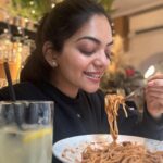 Ahana Kumar Instagram - London dump ( only me edition 🤭 ) Oh oh also , London Vlog out now. Made it with so much love. It’s up on the channel ♥️ lil note on each pic : 1 - in front of Harrods 2 - chilling besides Tower Bridge 3 - eating strawberries and chocolate at Borough Market 4 - Queen’s Home , Greenwich 5 - City Lights Open Deck Bus Tour 6 - Sphagetti Bolognese & Sicilian Lemonade from Sphagetti House 7 - Solo Afternoon Tea Date at Chesterfield Mayfair Hotel 8 - Hyde Park on New Years Day 9 - Amidst the pretty lit up trees at South Bank 10 - Some Mirror near Covent Garden Oki Bye 😘 #LovedLondon ✨