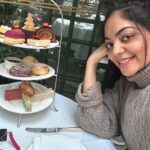 Ahana Kumar Instagram - London dump ( only me edition 🤭 ) Oh oh also , London Vlog out now. Made it with so much love. It’s up on the channel ♥️ lil note on each pic : 1 - in front of Harrods 2 - chilling besides Tower Bridge 3 - eating strawberries and chocolate at Borough Market 4 - Queen’s Home , Greenwich 5 - City Lights Open Deck Bus Tour 6 - Sphagetti Bolognese & Sicilian Lemonade from Sphagetti House 7 - Solo Afternoon Tea Date at Chesterfield Mayfair Hotel 8 - Hyde Park on New Years Day 9 - Amidst the pretty lit up trees at South Bank 10 - Some Mirror near Covent Garden Oki Bye 😘 #LovedLondon ✨
