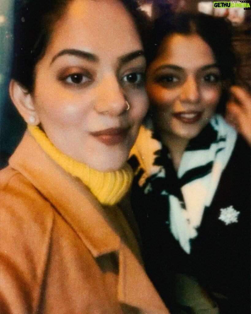 Ahana Kumar Instagram - toasting , hoping and praying for a beautiful 2024 , for you and for me ♥ Happy New Year 💫✨ Cotswold District