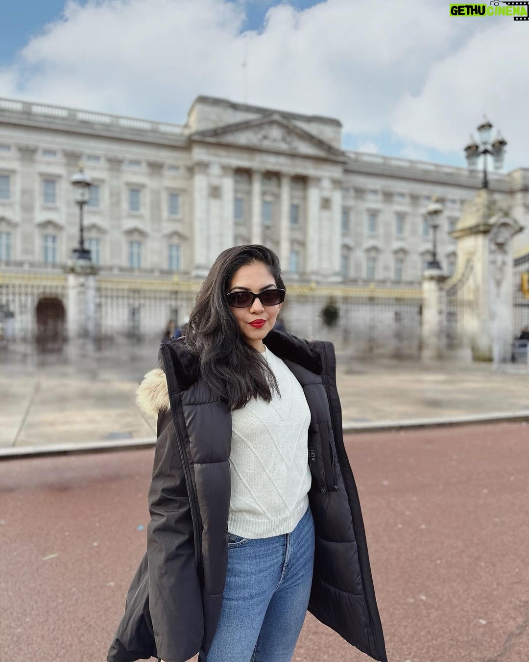 Ahana Kumar Instagram - after a rather splendid high-tea with our friends at the Buckingham Palace ☺️🤪 Buckingham Palace, London
