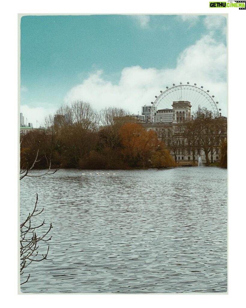 Ahana Kumar Instagram - after a rather splendid high-tea with our friends at the Buckingham Palace ☺️🤪 Buckingham Palace, London