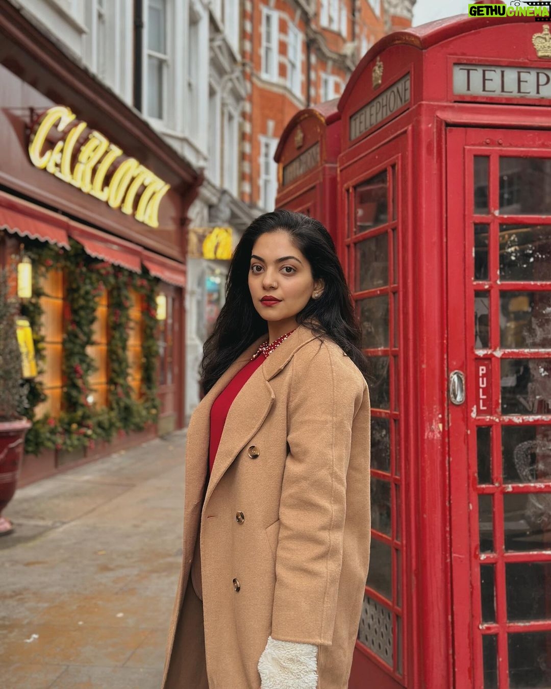 Ahana Kumar Instagram - tell me you’re in London without telling me you’re in London ☎️ Marylebone London