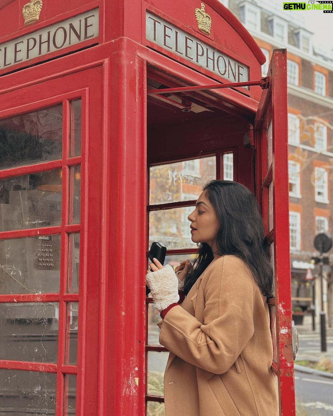 Ahana Kumar Instagram - tell me you’re in London without telling me you’re in London ☎️ Marylebone London