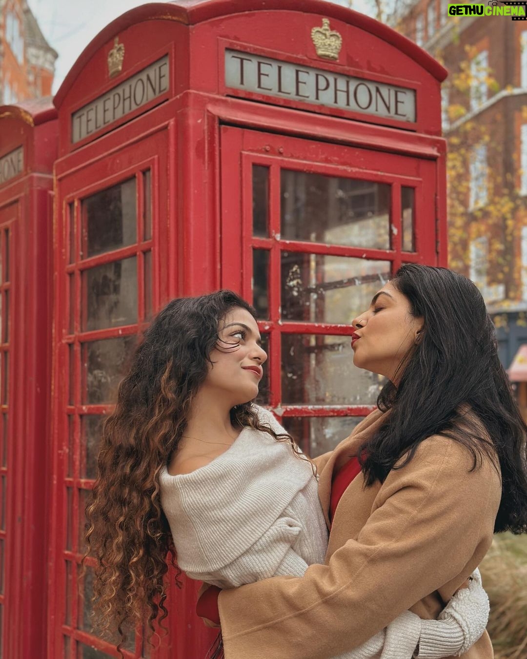 Ahana Kumar Instagram - tell me you’re in London without telling me you’re in London ☎️ Marylebone London