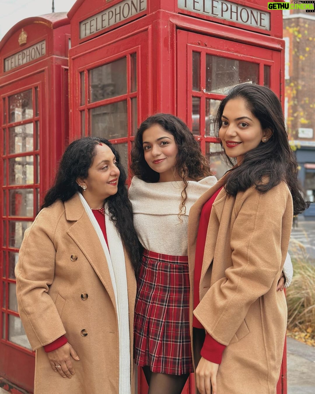 Ahana Kumar Instagram - tell me you’re in London without telling me you’re in London ☎️ Marylebone London