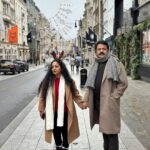 Ahana Kumar Instagram - hope you all had a very berry merry Christmas ♥️🎄✨ also , hello London 😘 ( a Christmas that looks and feels like this is something we’ve dreamt of as kids. Thankyou Universe for making it happen ♾️ ) #ChristmasInLondon #AllLitUp 🌟 London, Unιted Kingdom