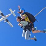 Ahana Kumar Instagram - This has got to be my most favourite part of Sky Diving - the part after the Free-Fall. Your parachute opens up , there’s a certain sense of calm and you’re casually flying in the sky like a Birdie ☺️🐦