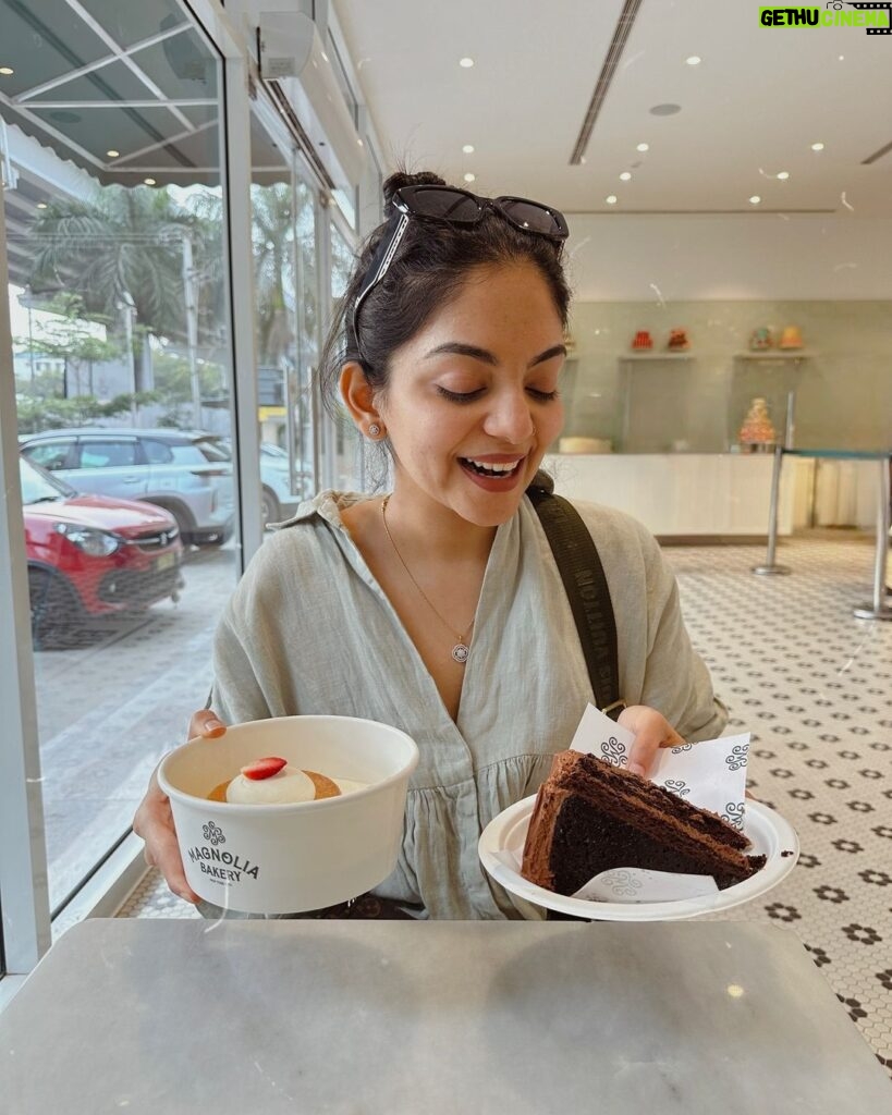 Ahana Kumar Instagram - food oru weakness aane