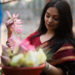 Ahana Kumar Instagram – find me by the flower shops

shot by @studio.molecule 

styled by me

wearing @sindhu_krishna__ ‘s saree

#Madras
