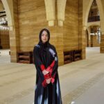 Ahana Kumar Instagram - Beauty in Diversity✨ Have you watched my Bahrain Vlog yet? And thankyou for so many sweet messages and comments 🇧🇭🤍 Link in Bio & Story 💫 Al-Fateh Grand Mosque, Bahrain