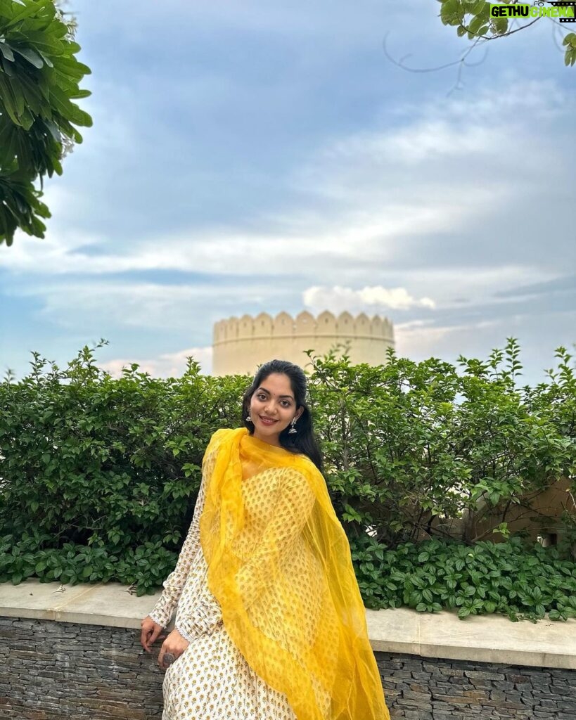 Ahana Kumar Instagram - 🌼☘️ White & Yellow Salwar from @styledivalabel 🌻 #Udaipur 🍃