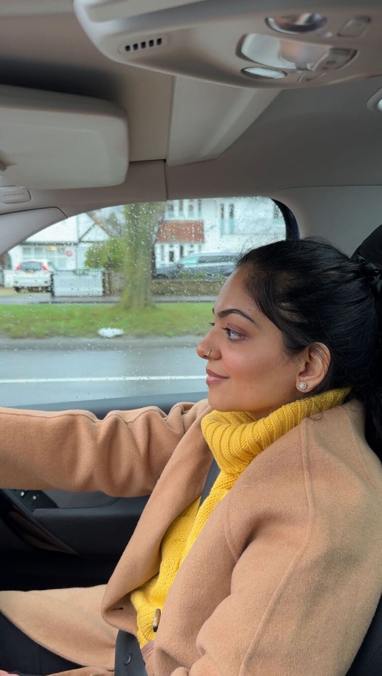 Ahana Kumar Instagram - ticked off Driving in a foreign country off my bucket list 🥰 London to Cotswolds 🚘🤓 ( lane driving 🥶 🫠 ) London, Unιted Kingdom