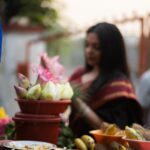 Ahana Kumar Instagram - find me by the flower shops shot by @studio.molecule styled by me wearing @sindhu_krishna__ ‘s saree #Madras
