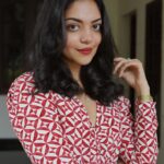 Ahana Kumar Instagram – Turning 28 ♥️

Thankyou for all the lovely wishes. I felt very special 😘

I wanted a cake with all my favourite things – strawberries , flowers and leaves and @mias.cupcakery brought it to life with perfection , as always ♥️

28th Birthday Vlog is up on the Channel! Link in Bio & Stories ✨

#28 🫶🏻