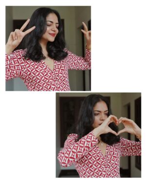 Ahana Kumar Instagram - Turning 28 ♥️

Thankyou for all the lovely wishes. I felt very special 😘

I wanted a cake with all my favourite things - strawberries , flowers and leaves and @mias.cupcakery brought it to life with perfection , as always ♥️

28th Birthday Vlog is up on the Channel! Link in Bio & Stories ✨

#28 🫶🏻