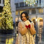 Ahana Kumar Instagram - make-up and layer-up with me in London ❄️♥️ #WinterDressUp ☺️ London, Unιted Kingdom