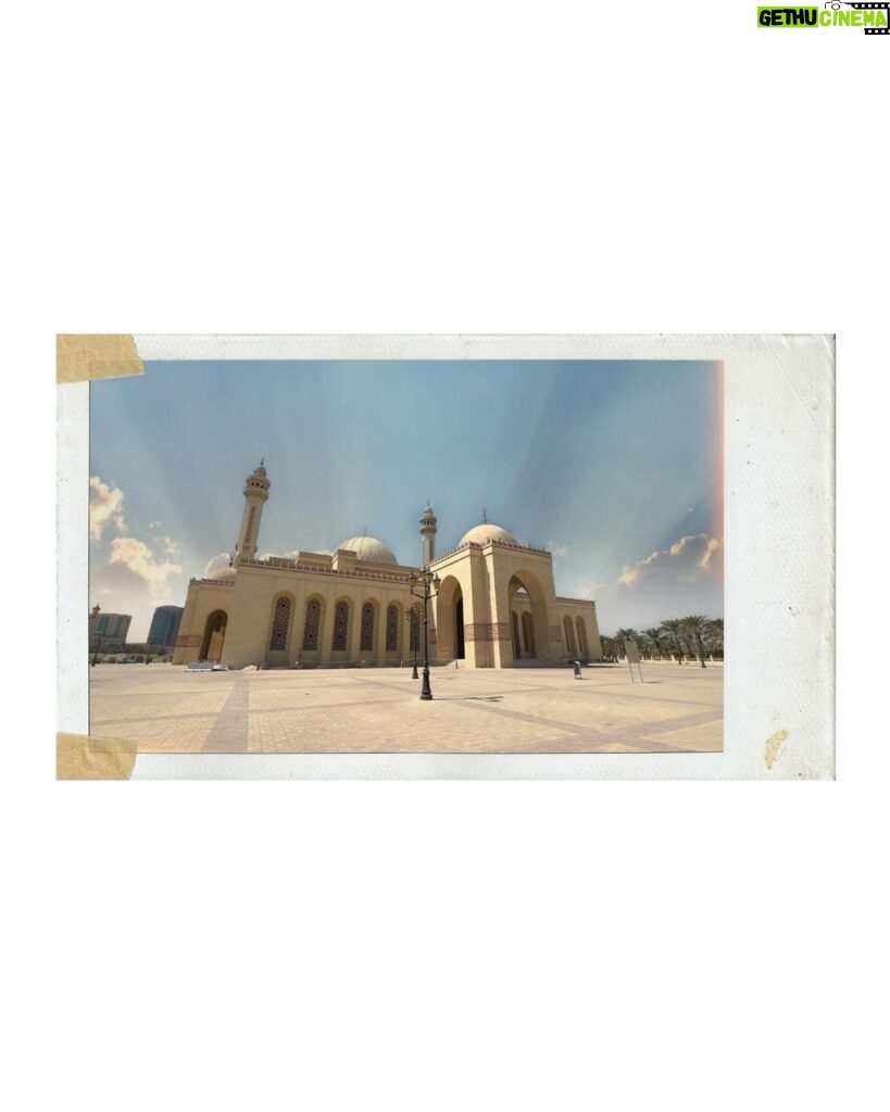 Ahana Kumar Instagram - What’s Hi in Arabic? 🤲🏻✨ Bahrain Vlog Out Now! Lots of Food , Lots of Memories , Link in Bio 🇧🇭🤍 Al-Fateh Grand Mosque, Bahrain