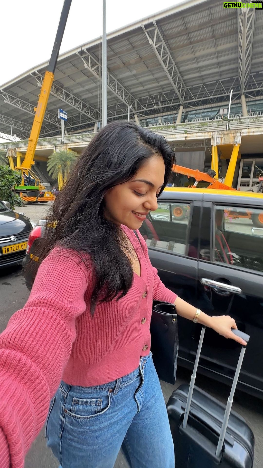 Ahana Kumar Instagram - Hello from Chennai ✨ These days even while travelling , I get to enjoy the comfort of home-cooked food , thanks to @tastynibblesfoods and their amazing variety of ready-to-eat food! Open , Heat , Eat - that’s how simple it is! ❤️ Go on to www.tastynibbles.com or any leading supermarket near you to grab my favourite Tasty Nibbles products. Oh also , on the website , you could use the promo-code AHAANA2023 to get a special discount! 😊