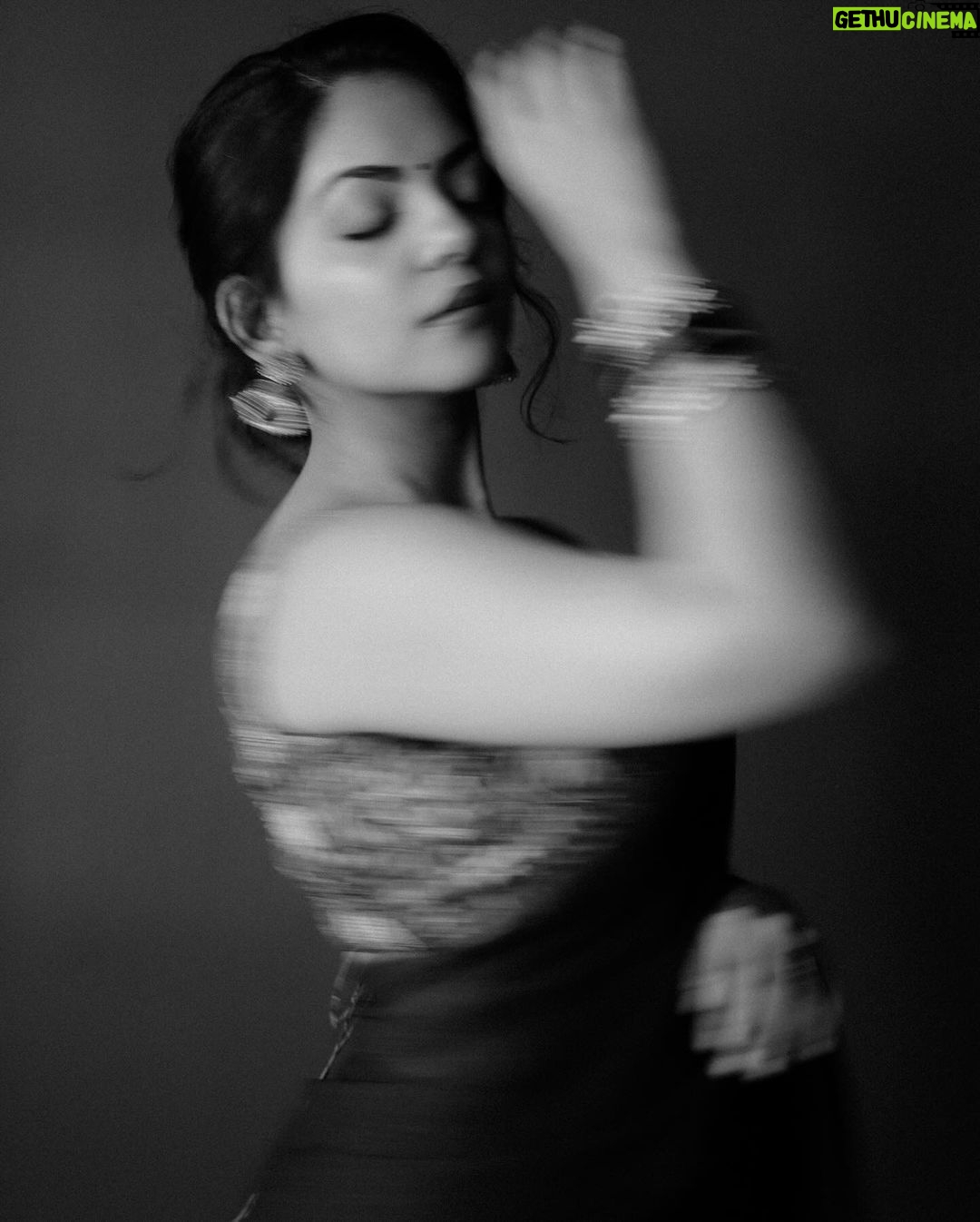 Ahana Kumar Instagram - sometimes it just gets all blurry ππΆβπ«οΈ