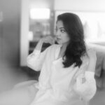 Ahana Kumar Instagram - is the magic of silence under-rated ? 🤍💫 shot by @sk_abhijith makeup & hair @brahma_hairandmakeup location @gokulamgrand_tvm #SelfStyled 💫