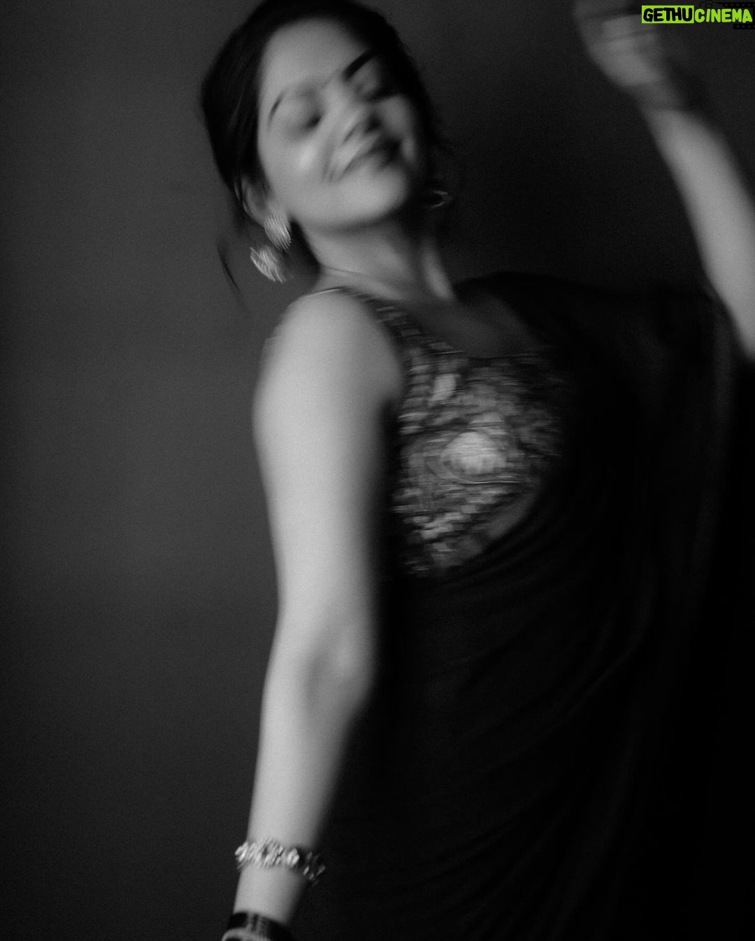 Ahana Kumar Instagram - sometimes it just gets all blurry ππΆβπ«οΈ