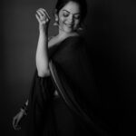 Ahana Kumar Instagram - sometimes it just gets all blurry 😌😶‍🌫️