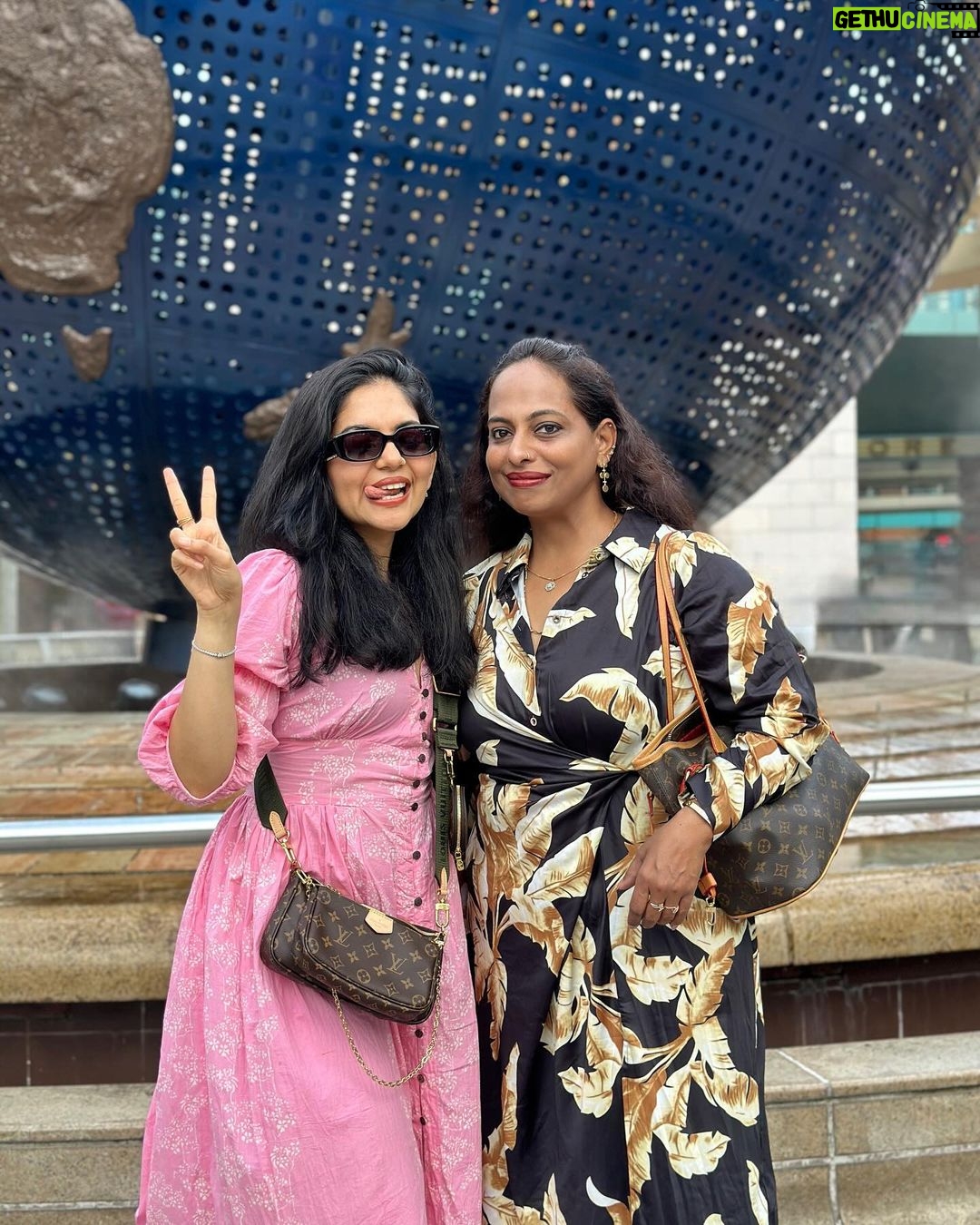 Ahana Kumar Instagram - A wholesome and satisfying memory I will never forget 💕 Taking my Grand-Parents to Singapore and making them experience so many things that we have loved doing! Ofcourse it’s not easy .. when it’s difficult for them to walk and having to manage the cribbing that comes along .. but a few years later when you look back , what you’d remember would never be the cribbing or the difficulties .. it would only be the precious memories that would never leave your heart! And these memories will always and forever be the greatest achievements of my life ✨ Documentation of this trip is up on the channel. Watch it if you’d like to. Link in Bio 🌸