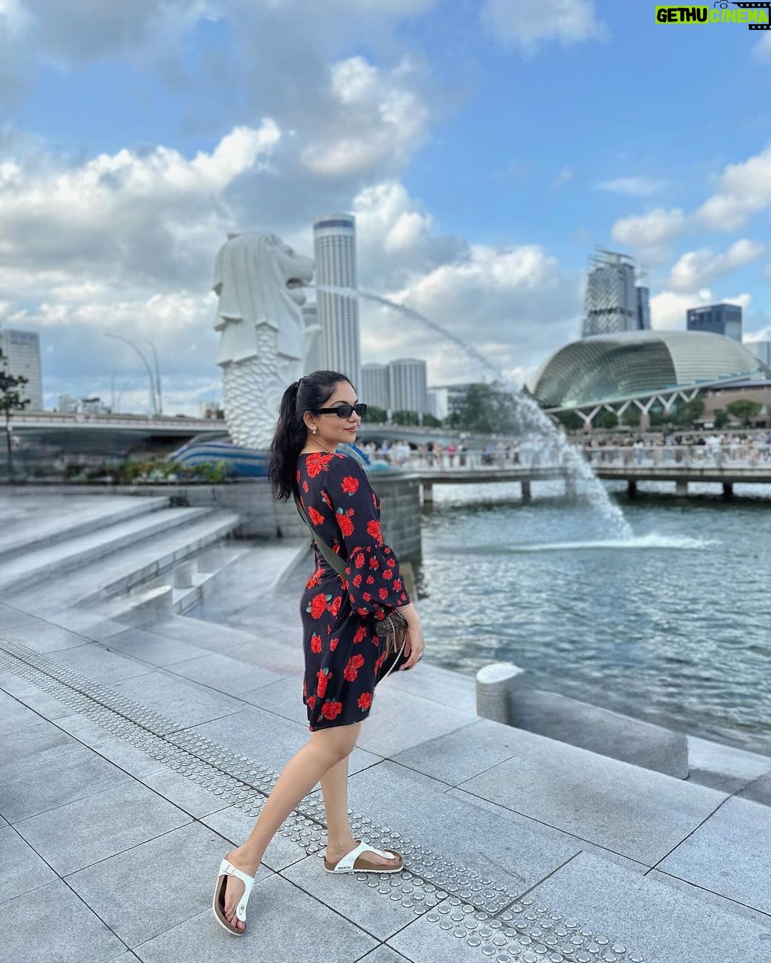 Ahana Kumar Instagram - Are you even in Singapore if you arenβt doing all of this ? ππ Documented this trip and Singapore Vlog is now up on the channel. I love it! Watch and let me know if you like it? π Merlion
