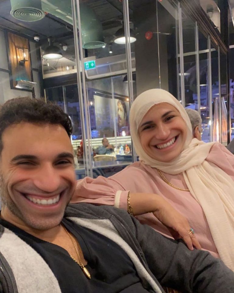 Ahmad Fahmy Instagram - ضحك من القلب مع امى ❤️ 📸 by @hannahelzahed