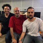 Ahmad Mehranfar Instagram - به نظر من امشب چيزي كه خيلي تو ي سريال پايتخت به چشم ميومد كارگرداني و تدوين و فيلمبرداري بود، به نظر من امشب شبِ سيروس مقدم كارگردان ، خشايار موحديان تدوينگر و فرشاد گل سفيدي فيلمبردارسريال پايتخت ها بود ... اين عكس رو چند ساعت پيش توي اتاق مونتاژه گرفتم درحاليكه هنوز آقا سيروس و خشايار عزيز داشتن آخرين قسمت سريال رو آماده مي كردن براي پخش ... اين خيلي درسته كه هر چقدر تلاش كني به همون اندازه نتيجه مي گيري به نظر من امشب اين دو نفر نتيجه زحماتشون رو گرفتن ... نظر شما چيه؟ @khashayar_movahedian