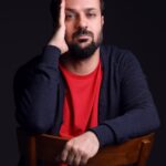 Ahmad Mehranfar Instagram - نوروز بمانید که ایّام شمایید! آغاز شمایید و سرانجام شمایید! آن صبح نخستین بهاری که ز شادی می آورد از چلچله پیغام، شمایید! آن دشت طراوت زده آن جنگل هشیار آن گنبد گردننده ی آرام شمایید! خورشید گر از بام فلک عشق فشاند، خورشید شما، عشق شما، بام شمایید! نوروز کهنسال کجا غیر شما بود؟ اسطوره ی جمشید و جم و جام شمایید! عشق از نفس گرم شما تازه کند جان افسانه ی بهرام و گل اندام شمایید! هم آینه ی مهر و هم آتشکده ی عشق، هم صاعقه ی خشم ِ بهنگام شمایید! امروز اگر می چمد ابلیس، غمی نیست در فنّ کمین حوصله ی دام شمایید! گیرم که سحر رفته و شب دور و دراز است، در کوچه ی خاموش زمان، گام شمایید ایّام ز دیدار شمایند مبارک نوروز بمانید که ایّام شمایید! شعر خانم پيرايه يغمايي "سال نو مبارک " ❣🌱🌾❣🌱☘❣🌱🌾❣