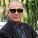 Ahmad Mehranfar Instagram – خانه دوست كجاست؟
در فلق بود كه پرسيد سوار
آسمان مكثي كرد
رهگذر شاخه نوري كه به لب داشت
به تاريكي شن ها بخشيد و به انگشت
نشان داد سپيداري و گفت
نرسيده به درخت
كوچه باغي است كه از خواب خدا
سبزتر است
و در آن عشق به اندازه پرهاي صداقت آبي است
ميروي تا ته آن كوچه
كه از پشت بلوغ سر به در مي آرد
پس به سمت گل تنهايي مي پيچي
دو قدم مانده به گل 
پاي فواره جاويد اساطير زمين مي ماني
و تو را ترسي شفاف فرا مي گيرد
در صمیمیت سیال فضا، خش‌خشی می‌شنوی:
كودكي مي بيني
رفته از كاج بلندي بالا
جوجه بردارد از لانه نور
و از او مي پرسي
خانه دوست كجاست؟

وقتي رفتي تازه فهميديم كي رفت
بدون اينكه بفهميم دلمان فرو ريخت 
و اشك در چشمانمان جمع شد 
خداحافظ مرد تنها
خداحافظ مرد بزرگ