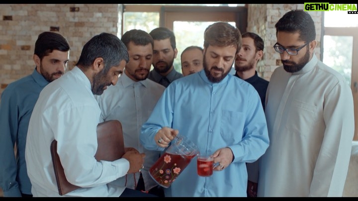 Ahmad Mehranfar - 299.8K Likes - «ما ساقی امر به معروف هستیم»
تیزر «دینامیت» منتشر شد
تیزر فیلم سینمایی «دینامیت» به کارگردانی سید مسعود اطیابی و تهیه کنندگی سید ابراهیم عامریان همزمان با آغاز اکران این فیلم سینمایی، منتشر شد.
احمد مهرانفر، پژمان جمشیدی، نازنین بیاتی، زیبا کرمعلی، نادر سلیمانی، مجید شهریاری، امید روحانی و (با هنرمندی) محسن کیایی بازیگران این فیلم کمدی هستند.
فیلمنامه «دینامیت» توسط حمزه صالحی و شیما بیگی به طور مشترک به نگارش در آمده و تیزر آن را مسعود رفیع زاده ساخته است.
این فیلم سینمایی را «خانه فیلم» پخش میکند.
پیش بینی میشود «دینامیت» با توجه به مضمون کمدی و ترکیب بازیگرانش از جمله فیلمهای موفقی در گیشه باشد که به وضعیت اکران سینما رونق تازهای ببخشد.
علاقمندان میتوانند با مراجعه به سامانههای تهیه بلیت سینما نسبت به پیش خرید بلیت این فیلم سینمایی اقدام کنند.
#سینما_زنده_است
@amerianfilm