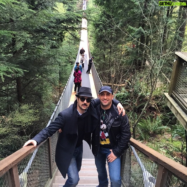 Ahmad Mehranfar Instagram - از سري عكس هاي سريالي من و علي سرابي ، اين بار ونكوور Suspension bridge