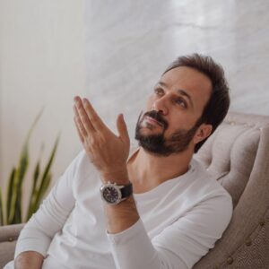 Ahmad Mehranfar Instagram - خدایا اگه حکم باهاته لازم کن

داریم  کوت  میشیما 😇