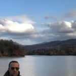 Ahmad Mehranfar Instagram - شهباز طرب باش که شاهین فنا سیمرغ بقا را چو مگس می گیرد یلداتون شاد 🌺🌺 #احمد_مهرانفر #احمد_مهران_فر #نظامی_گنجوی #سوادکوه #پایتخت۶