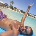 Ahmed Salah ElSaadany Instagram – كل سنه و انا طيب زي ما انا لا اتأثر بالواقع القبيح الشرير و احاول جاهداً ان اؤثر فيه بلذاذتي و لا عزاء للاليشه😌