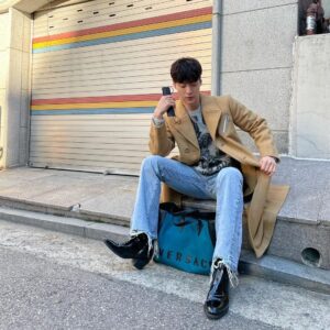 Ahn Jae-hyun Instagram - #운동천재 
많이 시청해주세요~