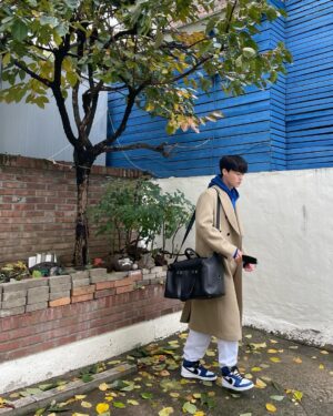 Ahn Jae-hyun Instagram - 금요일 #운동천재
photo by 민지