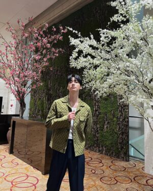 Ahn Jae-hyun Instagram - D - Day 
진짜가 나타났다