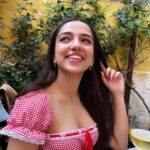 Ahsaas Channa Instagram - Galantines >>>> 💕🌸🎀⛅️ Wearing a top by @shop_cooll made specially for me @sonal._.patel 🫶🏼 Earrings @trisu.in