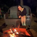 Ahsaas Channa Instagram - I want to go back here!!! I will. Till then, how about you listen to me take a mini getaway to “The Deck & Dawn Ecstasy - Mahabaleshwar, Maharashtra” by @stayvista_official Use my Code - AHSAAS10 Enjoy! #Hosted #minigetaway #mahabaleshwar