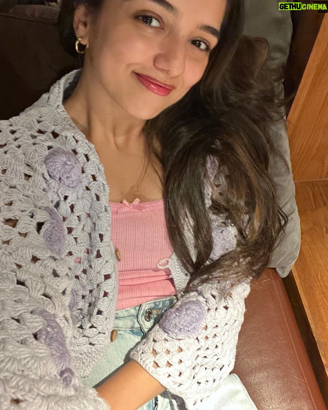 Ahsaas Channa Instagram - Ohnu love you love you aakh di.