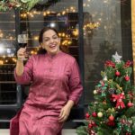 Ahsaas Channa Instagram - Christmas time is always going to be my favourite ✨❤️🎄🕯️❄️🥮🧣🍷☃️🥀