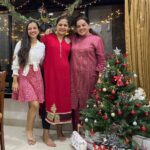Ahsaas Channa Instagram - Christmas time is always going to be my favourite ✨❤️🎄🕯️❄️🥮🧣🍷☃️🥀