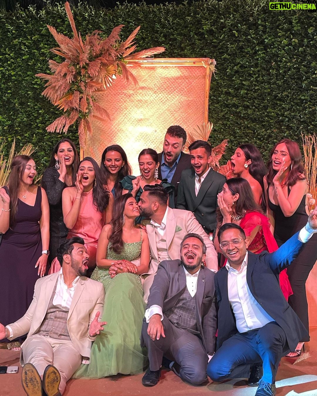 Ahsaas Channa Instagram - And that’s a wrap on the most beautiful and wholesome wedding I got to be a part of. Congratulations to my favourite couple ever. I love you both so much @ritikaturakhia01 @sunny2305 I made some amazing memories and friends during these 2 days. Always keeping these people close ❤️ #SunKissedRitika Wearing @kalkifashion Earrings @swabhimannjewellery Styled by my best @stylebykayal Aria Resort & Spa, Nashik
