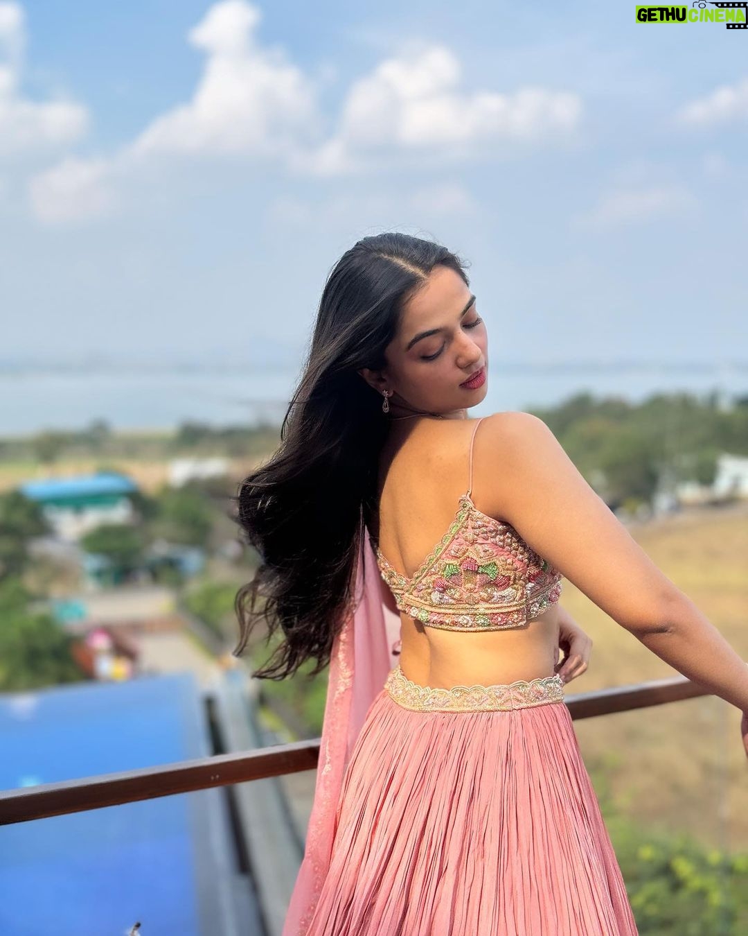Ahsaas Channa - 548.7K Likes - Meri Ritika ki shaadi hai 🤍💗💍
( see all photos, swipe till the end okay?)
Styled by @stylebykayal
Wearing @kalkifashion